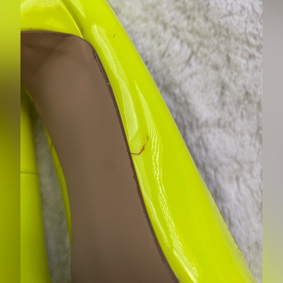 Neon Yellow Shoemint Pumps - Picture 13 of 16